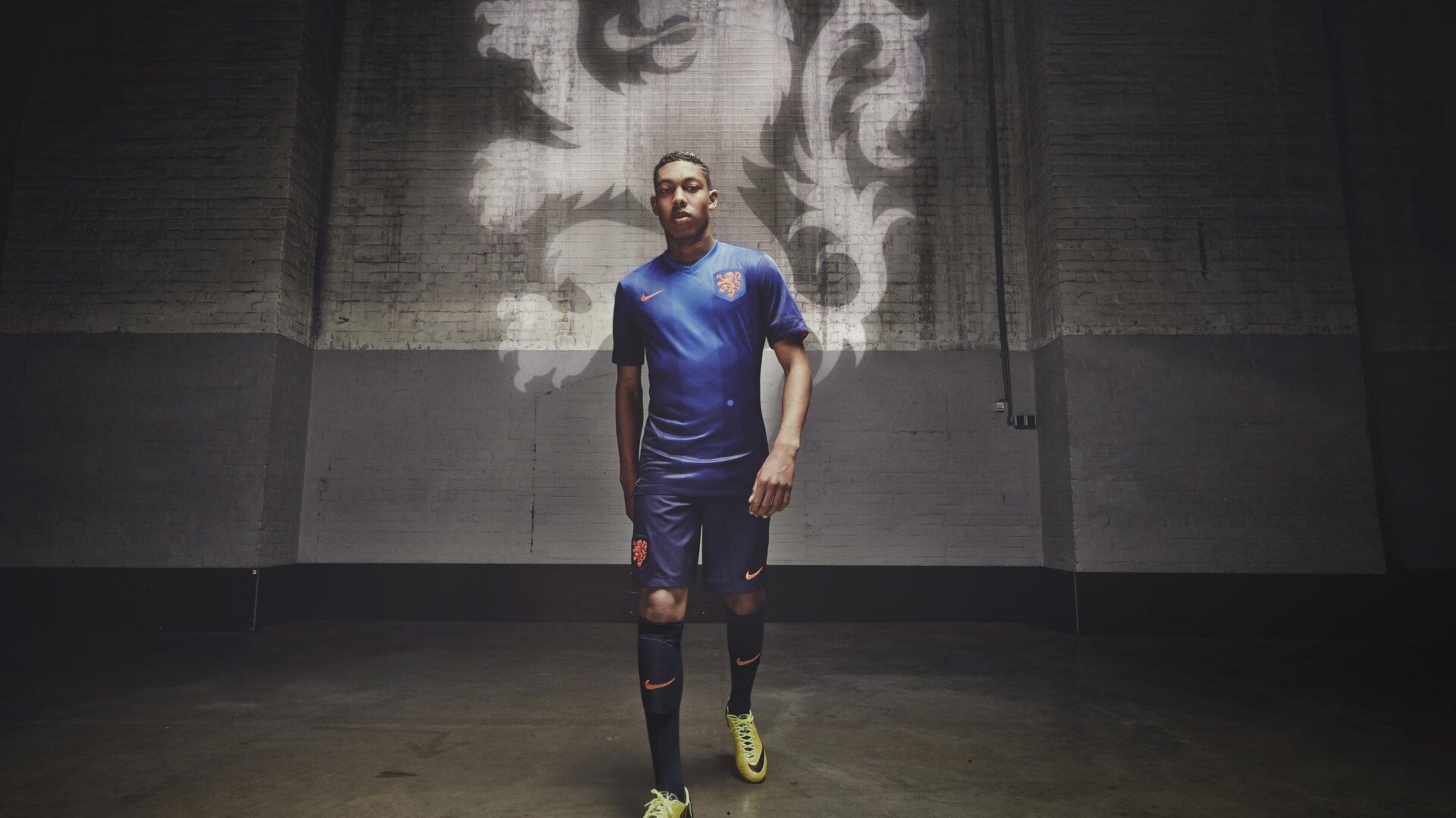 米兰迎战阿森纳，莱奥与普利西奇领衔首发，里奇成关键棋子